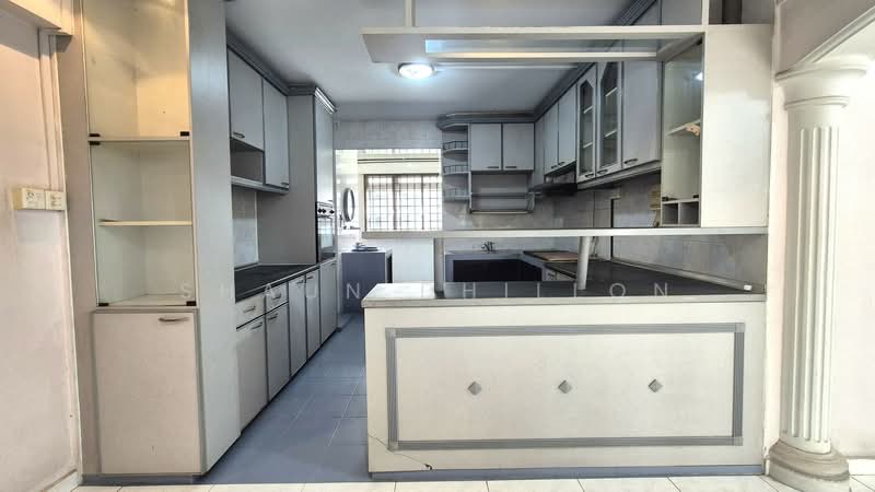451 Hougang Avenue 10 HDB Flat For Sale at S$ 550,000 | PropertyGuru Singapore - Kitchen