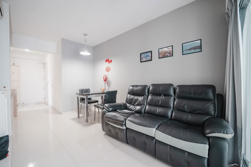 138B Yuan Ching Road HDB Flat For Sale at S$ 588,888 | PropertyGuru Singapore - Living Room