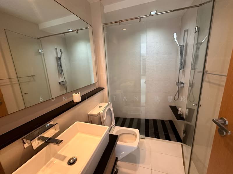 Marina Bay Residences Condominium For Sale at S$ 3,088,888 | PropertyGuru Singapore - Bathroom