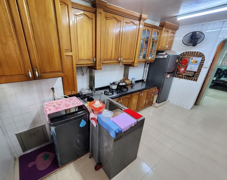 11 Saint George's Road HDB Flat For Sale at S$ 589,999 | PropertyGuru Singapore - Kitchen