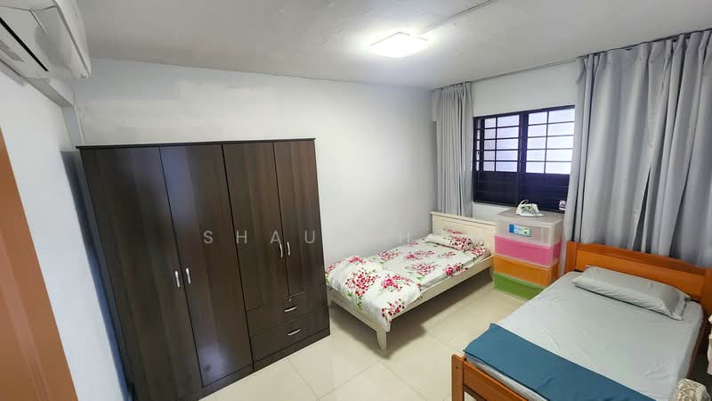 220 Yishun Street 21, 220 Yishun Street 21, 2 Bedrooms, 721 sqft, HDB Flat For Rent, by Shaun How, 500079424 - Bedroom - PropertyGuru.com.sg