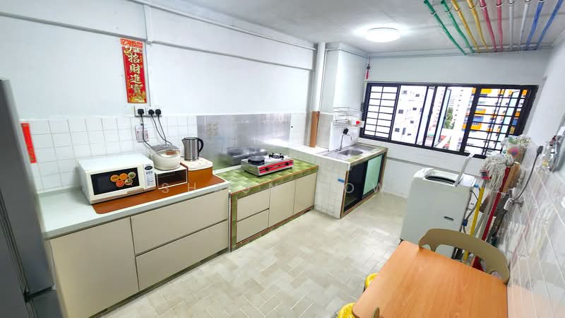 220 Yishun Street 21, 220 Yishun Street 21, 2 Bedrooms, 721 sqft, HDB Flat For Rent, by Shaun How, 500079424 - Kitchen - PropertyGuru.com.sg