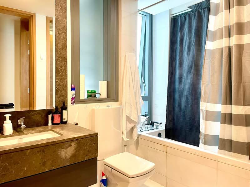 Concourse Skyline Condominium For Sale at S$ 1,639,000 | PropertyGuru Singapore - Bathroom