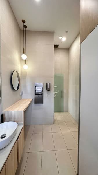 BS Centre, 243 Alexandra Road, Alexandra / Commonwealth, 2,908 sqft, Light Industrial (B1) For Rent, by Victor The, 500079457 - Bathroom - CommercialGuru.com.sg