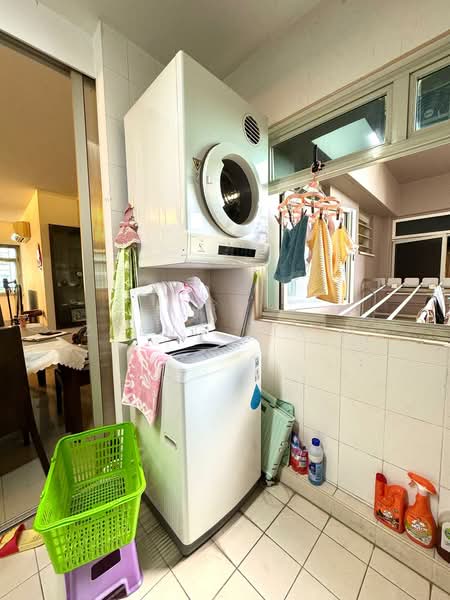 645 Punggol Central, 645 Punggol Central, Room Rental, 200 sqft, HDB Flat For Rent, by Zheng Jixin, 500079470 - Balcony - PropertyGuru.com.sg