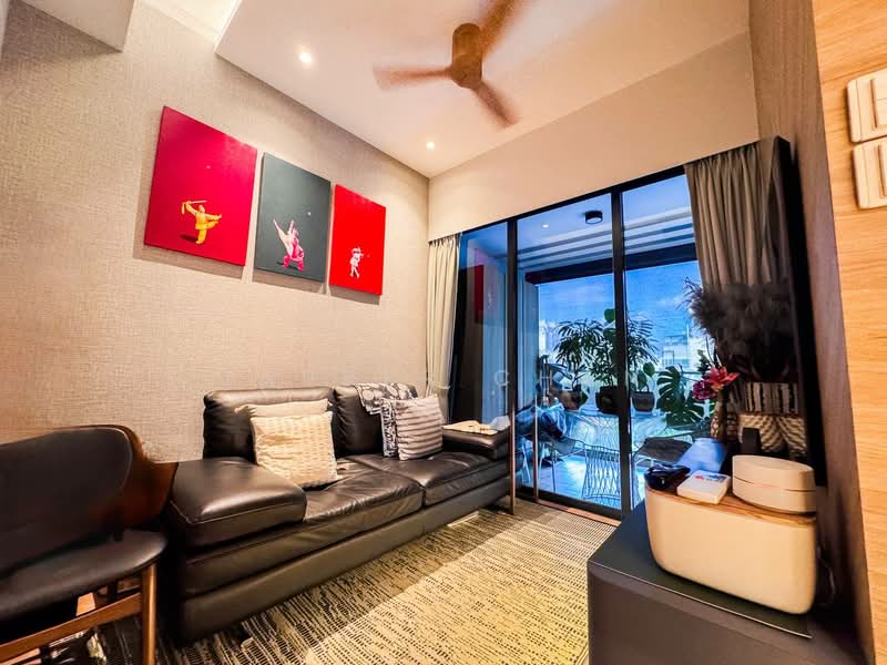 Uber 388 Condominium For Sale at S$ 1,850,000 | PropertyGuru Singapore - Living Room