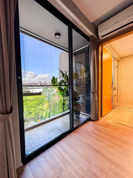 Uber 388 Condominium For Sale at S$ 1,850,000 | PropertyGuru Singapore - Balcony