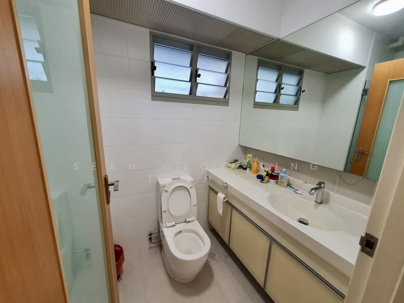 275B Compassvale Link HDB Flat For Sale at S$ 860,000 | PropertyGuru Singapore - Bathroom