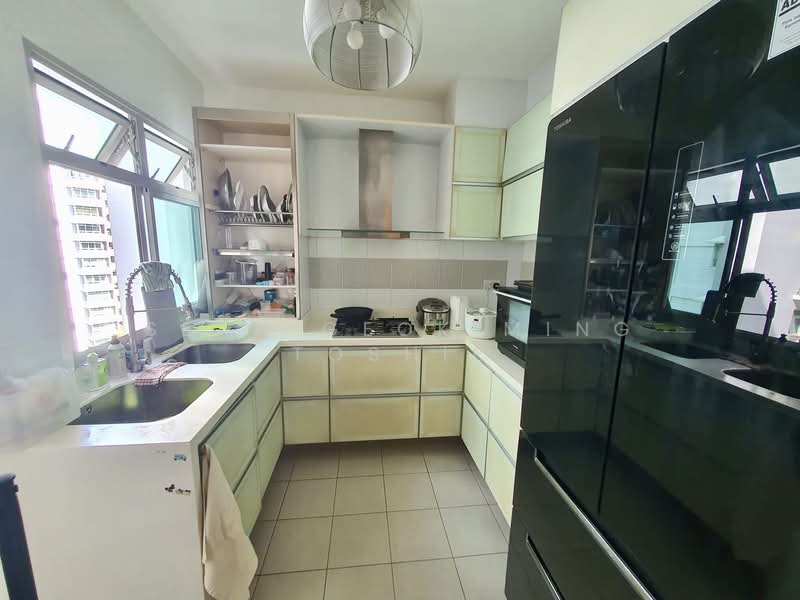 275B Compassvale Link HDB Flat For Sale at S$ 860,000 | PropertyGuru Singapore - Kitchen