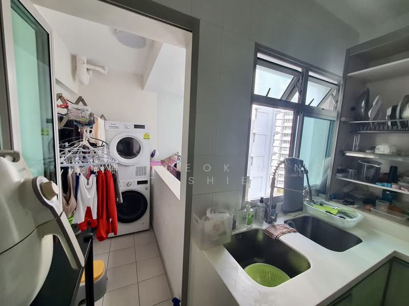 275B Compassvale Link HDB Flat For Sale at S$ 860,000 | PropertyGuru Singapore - Balcony