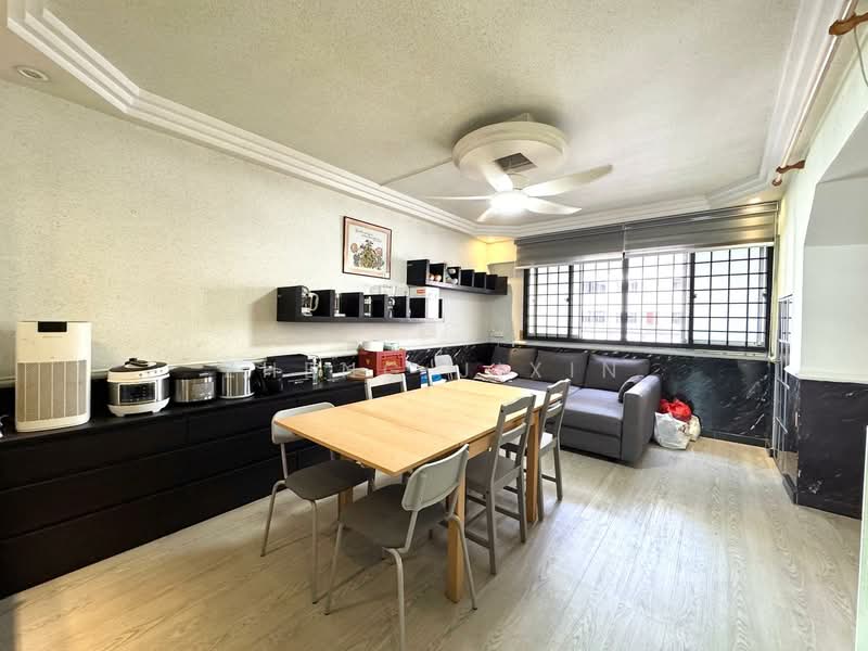 418 Pasir Ris Drive 6 HDB Flat For Sale at S$ 1,028,000 | PropertyGuru Singapore - Living Room