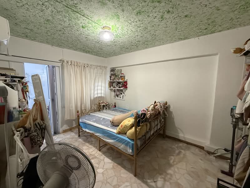 54 Pipit Road HDB Flat For Sale at S$ 550,000 | PropertyGuru Singapore - Bedroom