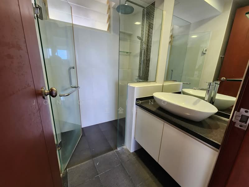 Rio Vista Condominium For Sale at S$ 1,680,000 | PropertyGuru Singapore - Bathroom