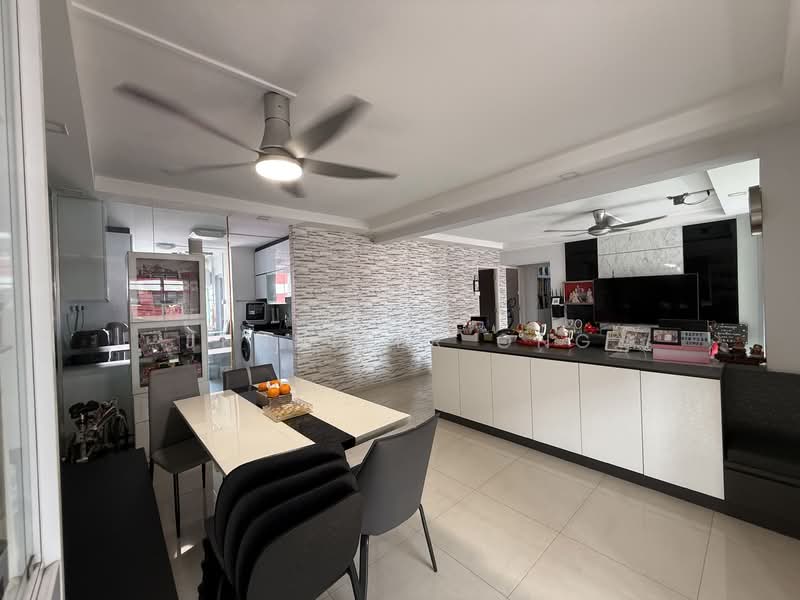 16 Toh Yi Drive HDB Flat For Sale at S$ 1,280,000 | PropertyGuru Singapore - Living Room