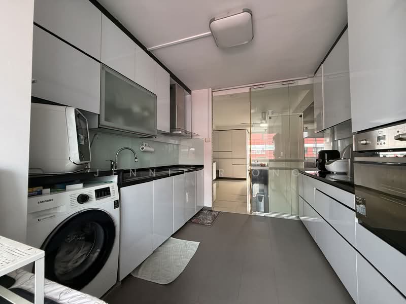 16 Toh Yi Drive HDB Flat For Sale at S$ 1,280,000 | PropertyGuru Singapore - Kitchen
