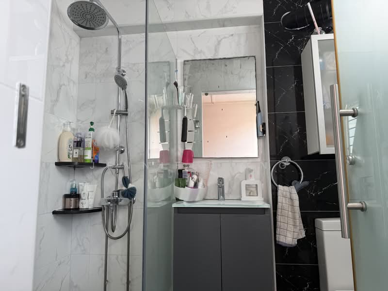16 Toh Yi Drive HDB Flat For Sale at S$ 1,280,000 | PropertyGuru Singapore - Bathroom
