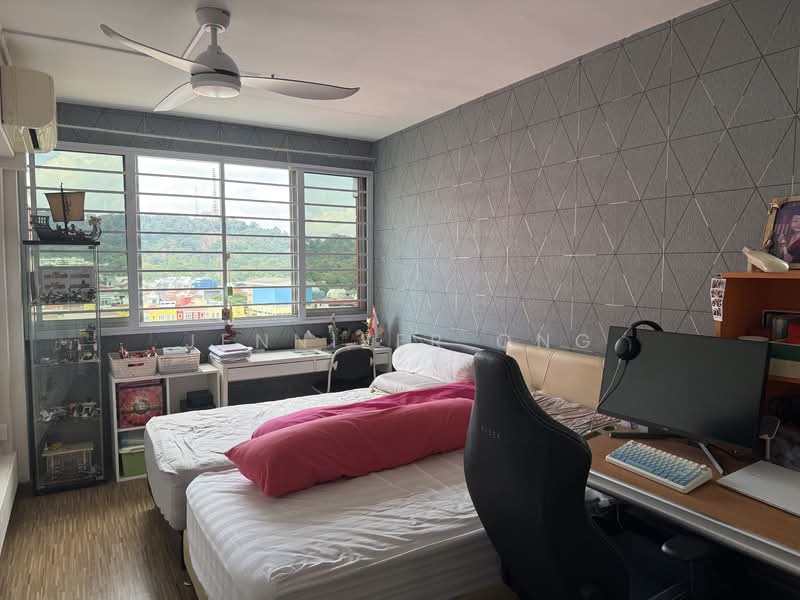 16 Toh Yi Drive HDB Flat For Sale at S$ 1,280,000 | PropertyGuru Singapore - Bedroom