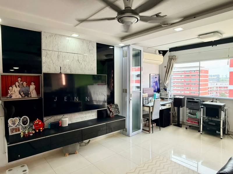 16 Toh Yi Drive, 16 Toh Yi Drive, 4 Bedrooms, 1,313 sqft, HDB Flat For Sale, by Jennifer Ong, 500079506 - Living Room - PropertyGuru.com.sg