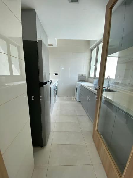 Caspian, 54 Lakeside Drive, 3 Bedrooms, 1,001 sqft, Condominium For Rent, by Tee Wan Kee, 500079515 - Kitchen - PropertyGuru.com.sg