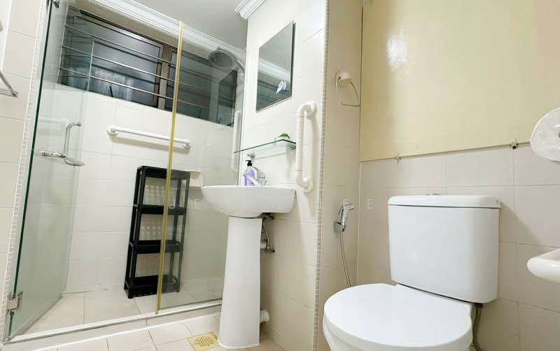 Pine Grove, 1F Pine Grove, Room Rental, 130 sqft, Condominium For Rent, by Jeron Lee, 500079529 - Bathroom - PropertyGuru.com.sg