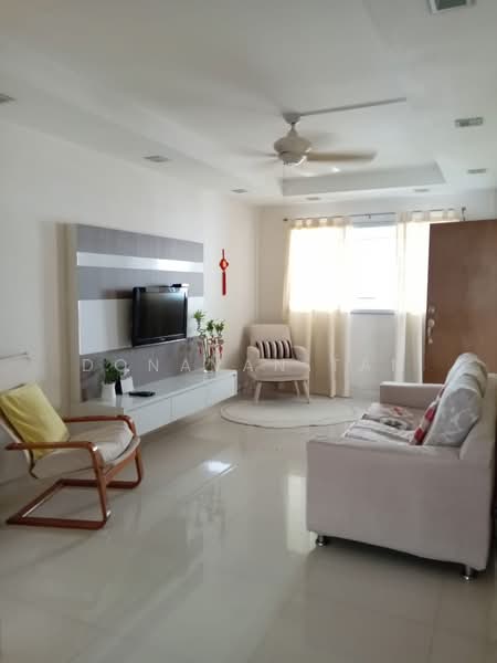 131 Cashew Road, 131 Cashew Road, 2 Bedrooms, 786 sqft, HDB Flat For Sale, by Donavan Tan, 500079530 - Living Room - PropertyGuru.com.sg