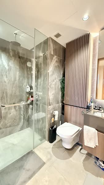 Midwood Condominium For Sale at S$ 1,296,000 | PropertyGuru Singapore - Bathroom