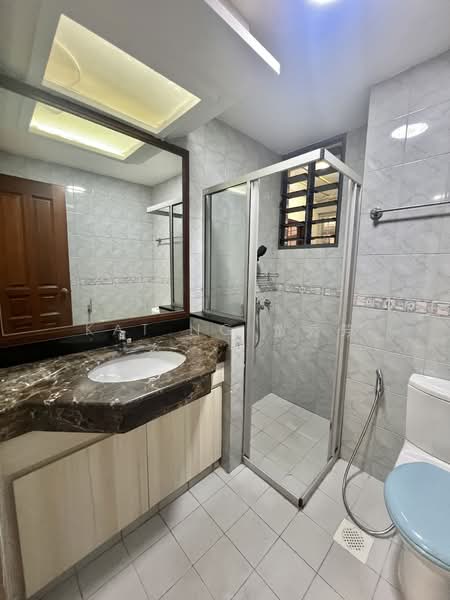 Carissa Park Condo, 2 Flora Drive, 3 Bedrooms, 1,324 sqft, Condominium For Rent, by Kat Ng 黄秀芳, 500079560 - Bathroom - PropertyGuru.com.sg