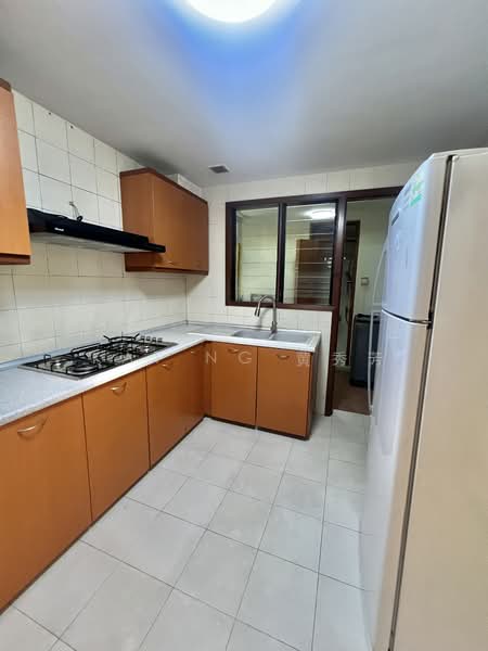 Carissa Park Condo, 2 Flora Drive, 3 Bedrooms, 1,324 sqft, Condominium For Rent, by Kat Ng 黄秀芳, 500079560 - Kitchen - PropertyGuru.com.sg