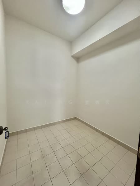 Carissa Park Condo, 2 Flora Drive, 3 Bedrooms, 1,324 sqft, Condominium For Rent, by Kat Ng 黄秀芳, 500079560 - Helper’s Room - PropertyGuru.com.sg