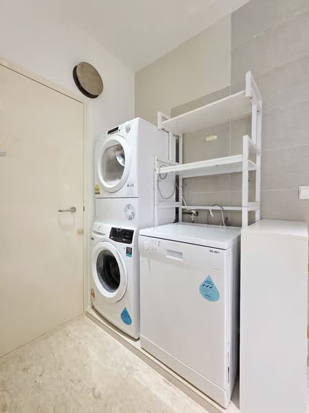 Cardiff Residence Condominium For Sale at S$ 1,100,000 | PropertyGuru Singapore - Interior