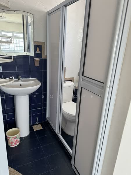 10E Bedok South Avenue 2, 10E Bedok South Avenue 2, 4 Bedrooms, 1,540 sqft, HDB Flat For Rent, by Jason Chen, 500079569 - Bathroom - PropertyGuru.com.sg
