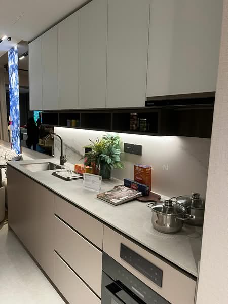 Promenade Peak Condominium For Sale at S$ 1,433,600 | PropertyGuru Singapore - Kitchen