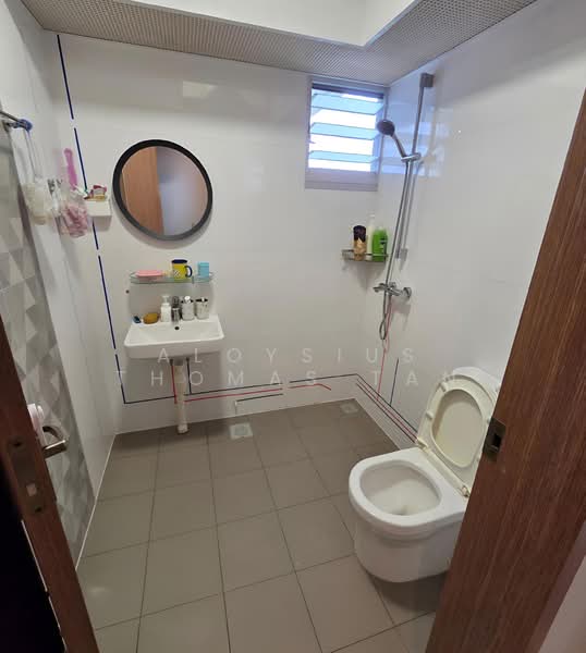 153C Bedok South Road HDB Flat For Sale at S$ 980,000 | PropertyGuru Singapore - Bathroom