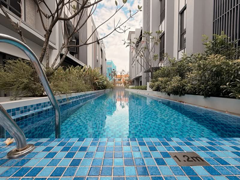 $~4M Cluster D15 Terrace with 5 Ensuite Bedrooms + Lift near Good Schools 1KM Tao Nan Cluster House For Sale at S$ 4,200,000 | PropertyGuru Singapore - Exterior