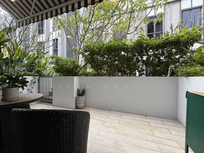 Lotus Ville | Lovely Terrace House w 5 Ensuite Bedrooms + Lift + Covered Parking and 1km to Tao Nan Cluster House For Sale at S$ 4,200,000 | PropertyGuru Singapore - Balcony