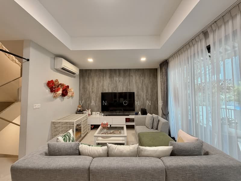 Lotus Ville | Lovely Terrace House w 5 Ensuite Bedrooms + Lift + Covered Parking and 1km to Tao Nan Cluster House For Sale at S$ 4,200,000 | PropertyGuru Singapore - Living Room