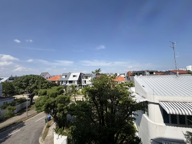 $1,0xx psf Freehold Cluster Terrace 5 Ensuite Bedrooms with Lift | 1km Tao Nan, Lorong L Telok Kurau, 5 Bedrooms, 3,552 sqft, Cluster House For Sale, by Ivan Chng, 500079585 - View - PropertyGuru.com.sg