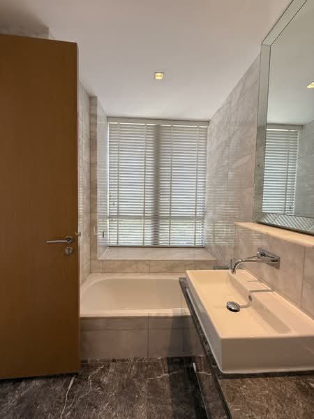 Paterson Suites, 55 Paterson Road, 3 Bedrooms, 1,744 sqft, Condominium For Sale, by Julia Goh, 500079597 - Master Bathroom - PropertyGuru.com.sg