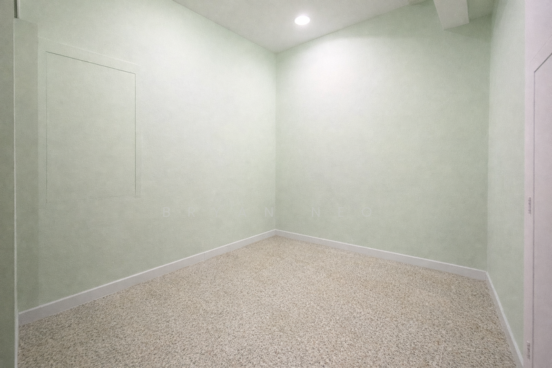 CHEAPEST FREEHOLD TERRACE IN DISTRICT 8 ! Terraced House For Sale at S$ 2,380,000 | PropertyGuru Singapore - Interior