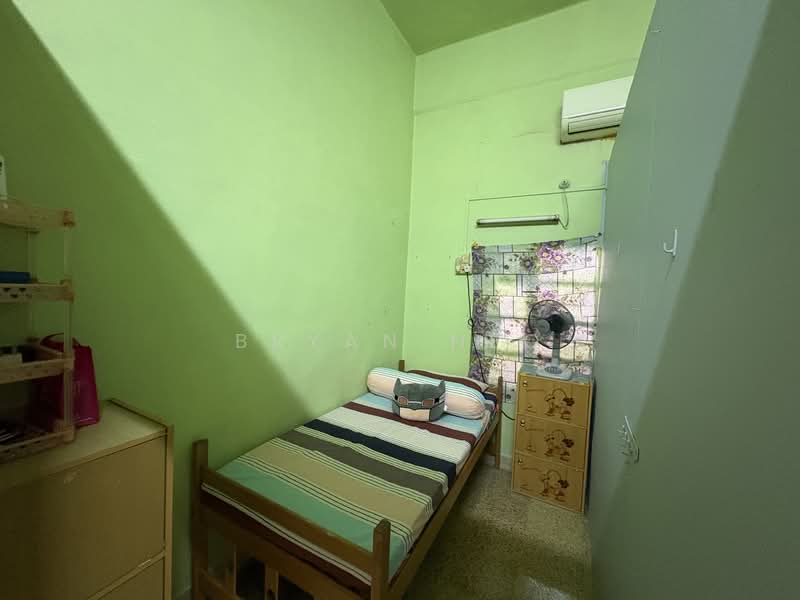 CHEAPEST FREEHOLD TERRACE IN DISTRICT 8 ! Terraced House For Sale at S$ 2,380,000 | PropertyGuru Singapore - Bedroom