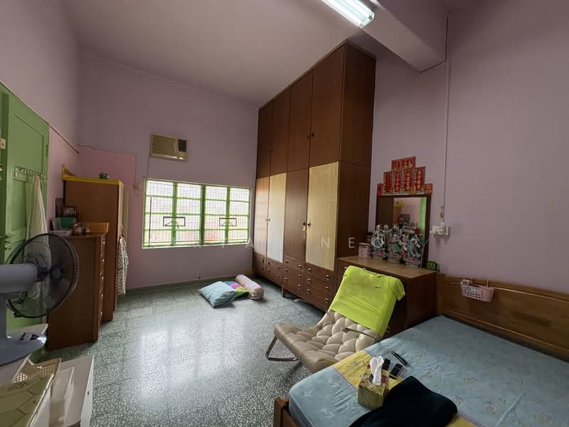 CHEAPEST FREEHOLD TERRACE IN DISTRICT 8 ! Terraced House For Sale at S$ 2,380,000 | PropertyGuru Singapore - Bedroom