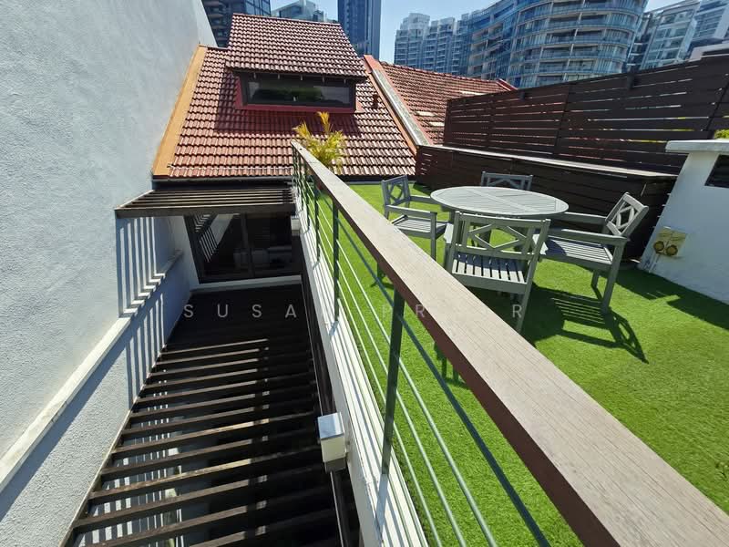 Amazing Emerald 4+1 Duplex, , 4 Bedrooms, 2,657 sqft, Conservation House For Rent, by Susan Prior, 500079601 - Exterior - PropertyGuru.com.sg