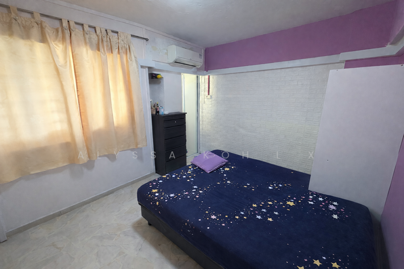 310 Jurong East Street 32 HDB Flat For Sale at S$ 588,000 | PropertyGuru Singapore - Bedroom