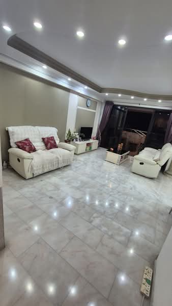 779 Woodlands Crescent HDB Flat For Sale at S$ 750,000 | PropertyGuru Singapore - Living Room