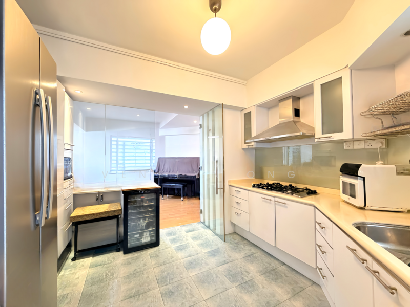 290 Bishan Street 24 HDB Flat For Sale at S$ 988,000 | PropertyGuru Singapore - Kitchen