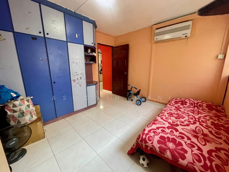146 Bedok Reservoir Road HDB Flat For Sale at S$ 595,000 | PropertyGuru Singapore - Bedroom
