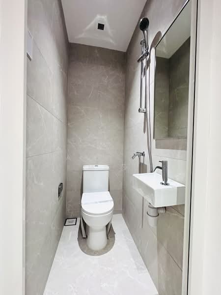 Pinery Residences Condominium For Sale at S$ 2,722,000 | PropertyGuru Singapore - Bathroom