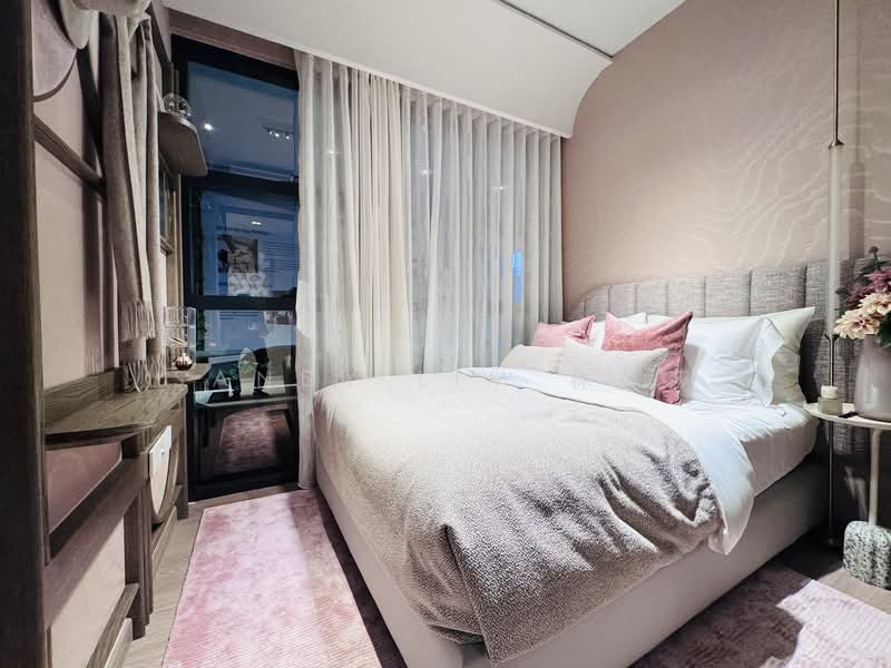 Pinery Residences Condominium For Sale at S$ 2,722,000 | PropertyGuru Singapore - Junior Master Bedroom