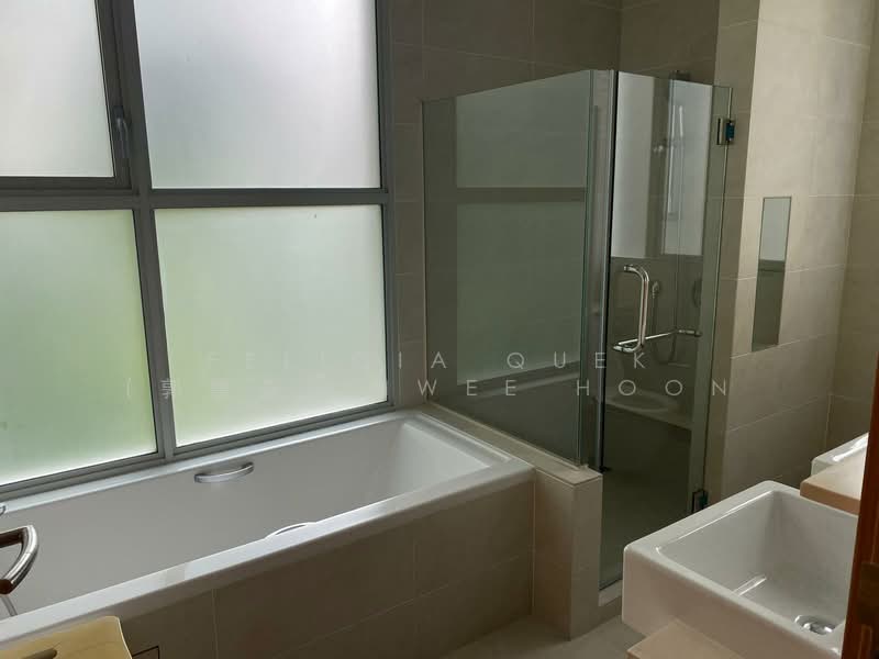 The Esta Condominium For Sale at S$ 4,100,000 | PropertyGuru Singapore - Bathroom