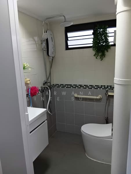 41 Teban Gardens Road, 41 Teban Gardens Road, Room Rental, 120 sqft, HDB Flat For Rent, by Marwana Binte Suleiman, 500079694 - Bathroom - PropertyGuru.com.sg